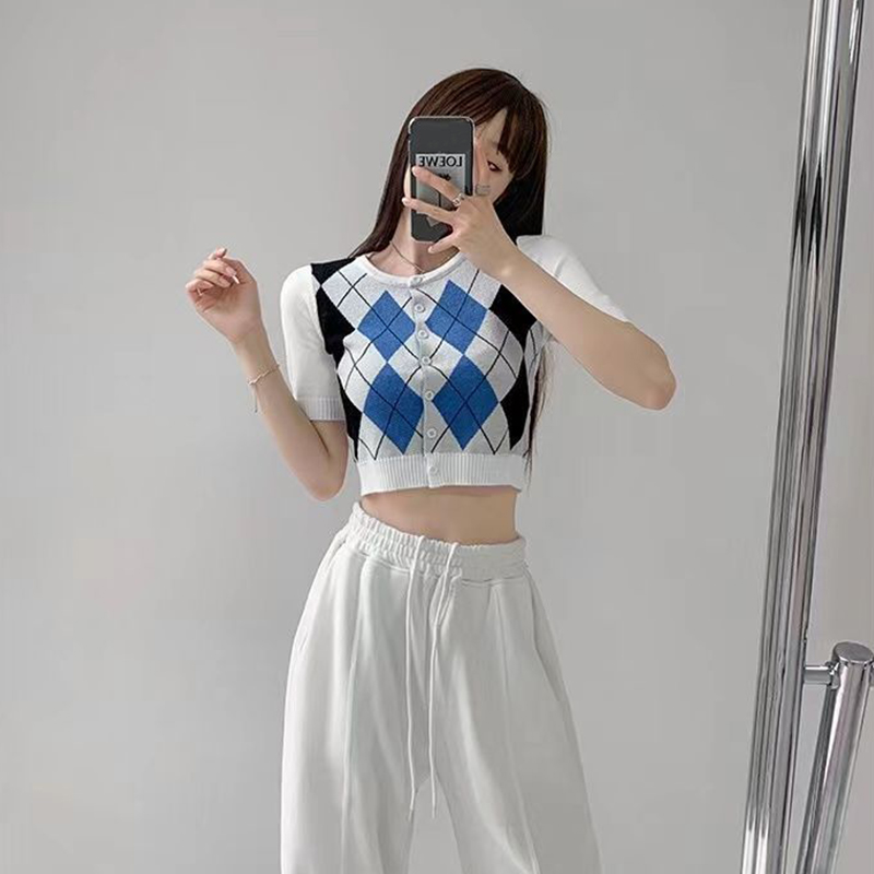 Áo croptop ngắn tay cổ tròn sành điệu cho nữ