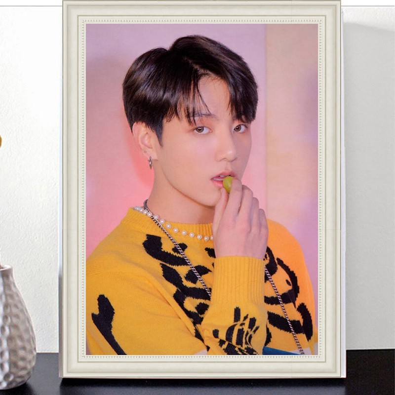 Bộ Tranh Đính Đá Tự Làm Theo Phong Cách Nhóm Nhạc Bts