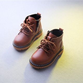 Giày boot