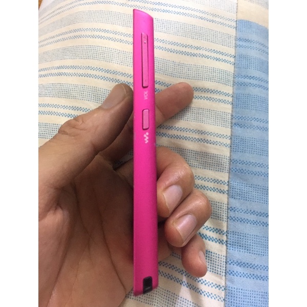 Máy nghe nhạc sony walkman F805 16g đẹp