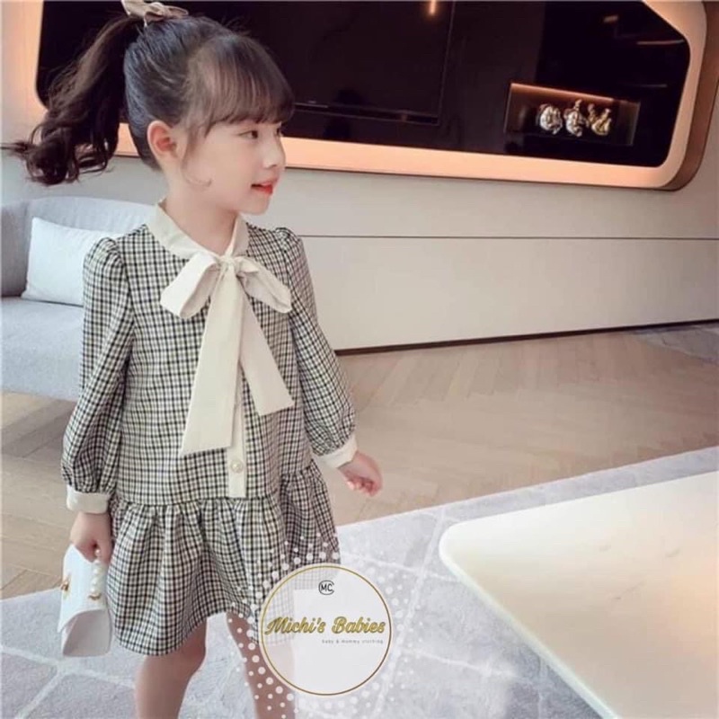 Váy caro phối nơ siêu xinh cho bé