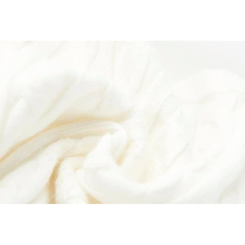 Áo len trắng Forever21