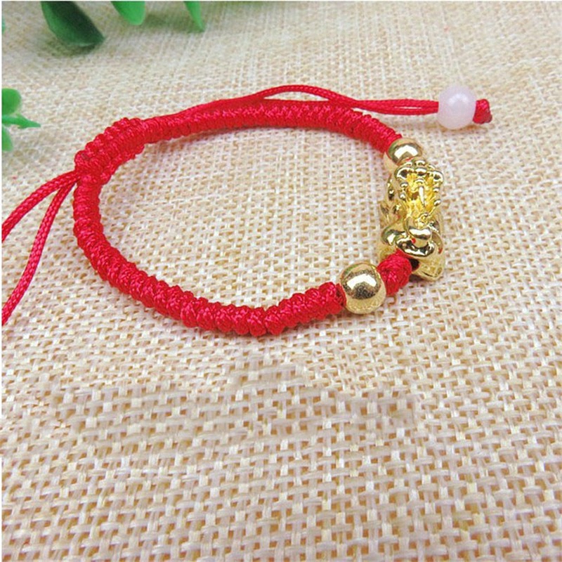 Vòng đeo tay đính hạt cầu may thiết kế dây đỏ đẹp mắt cho nam nữ