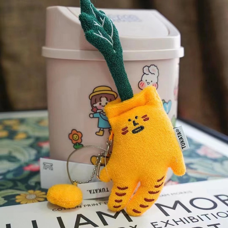 Móc Khóa Hình Củ Cà Rốt Nhồi Bông Dễ Thương