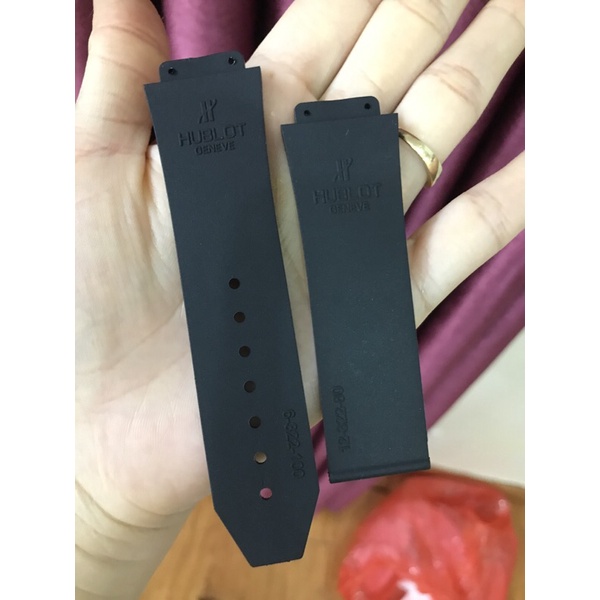 Dây đồng hồ Hublot Nam cao su kẻ sọc đen case 42 , size 19-25-22 (Tặng tovit thay dây)