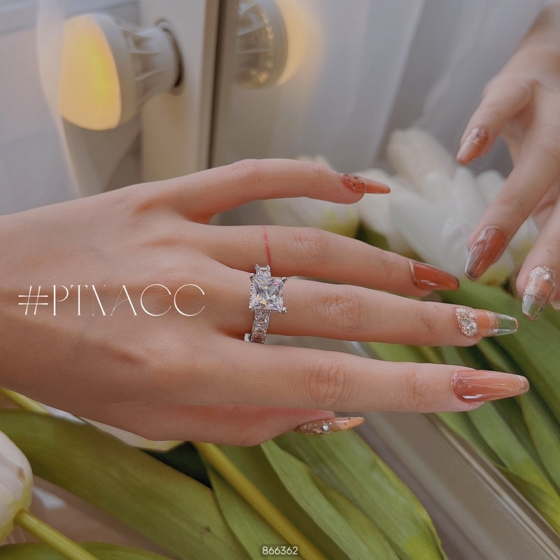 ᴾᵀᴺᵃᶜᶜ Nhẫn xi bạch kim soàn paguet vuông . N9812VACX