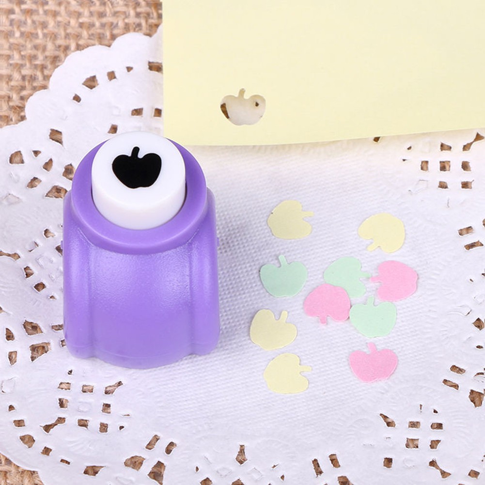 Bộ đồ chơi dập giấy để cắt ra các hình họa tiết dễ thương