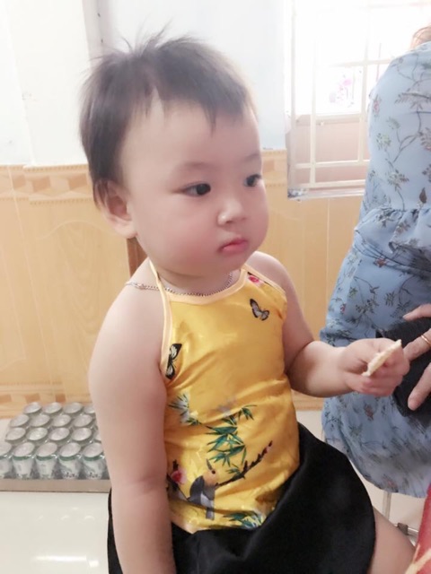 Yếm đào bé gái kèm mấn và chân váy