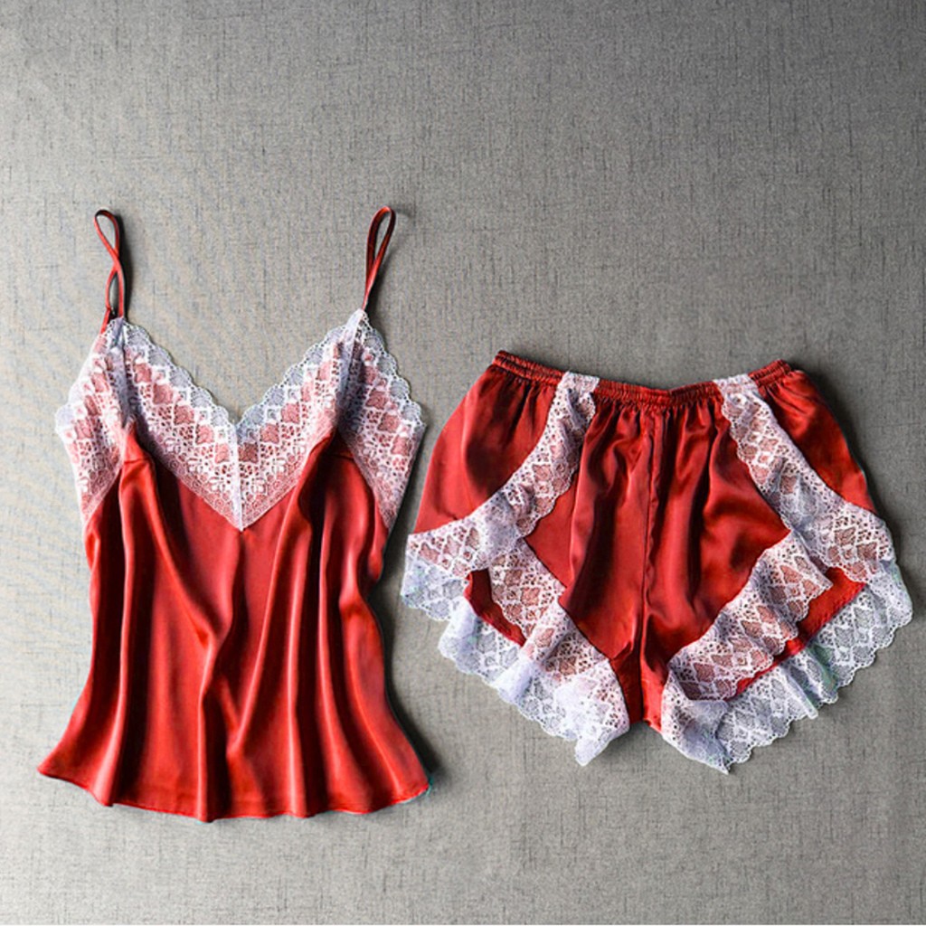 Bộ đồ ngủ phối ren hoa áo 2 dây cổ chữ V + quần ngắn quyến rũ cho nữ | BigBuy360 - bigbuy360.vn