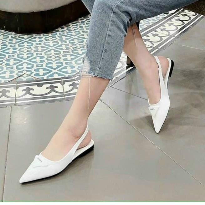 sandal nữ mũi nhọn- sục nữ praada mũi nhọn phối kiểu gót 1,5cm