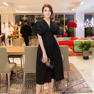 Đầm maxi đen xếp ly eo