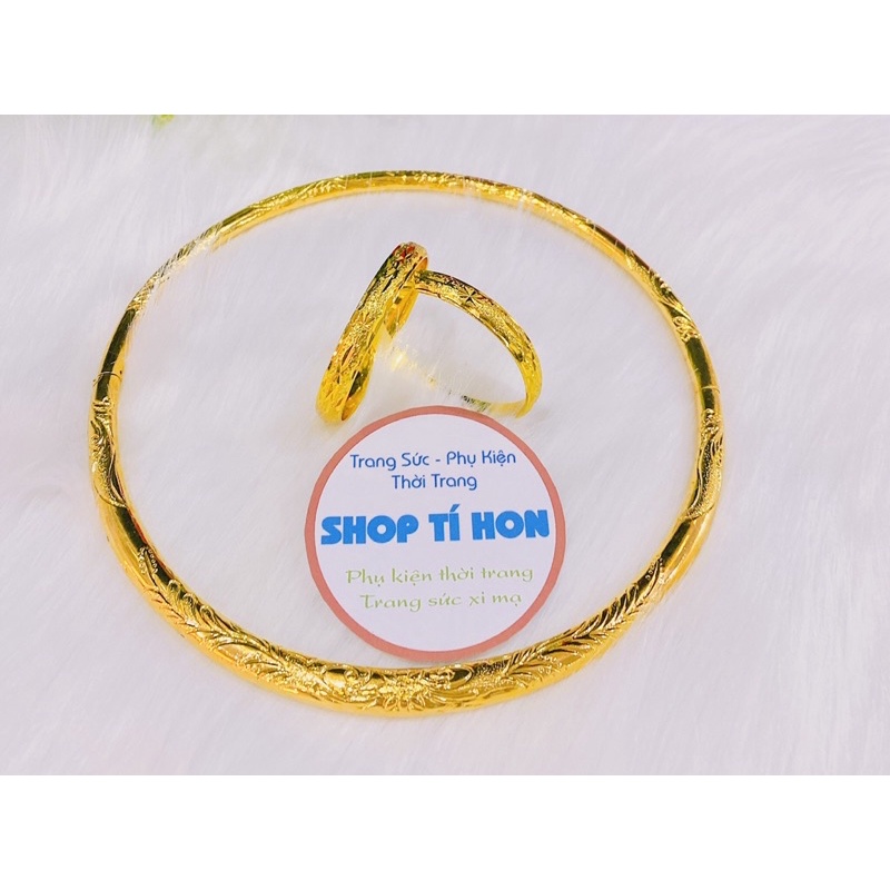 Set 2 vòng tay cưới chạm hoa văn 1 kiềng cổ cưới bản dẹp chạm hoa văn dát vàng 24 cao cấp mẫu mới về