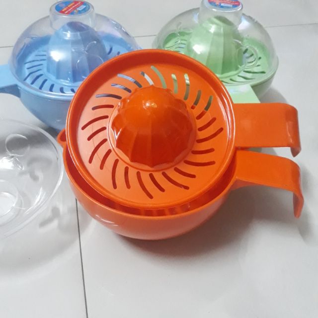 Dụng cụ vắt cam bằng nhựa