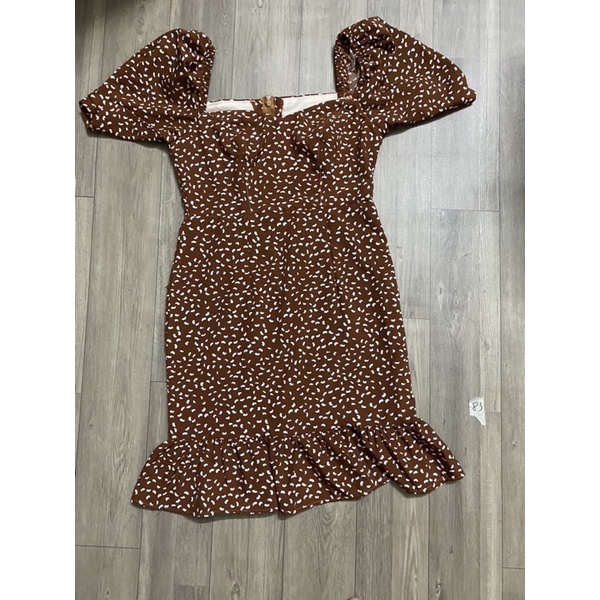 2hand đầm hoa kiểu
