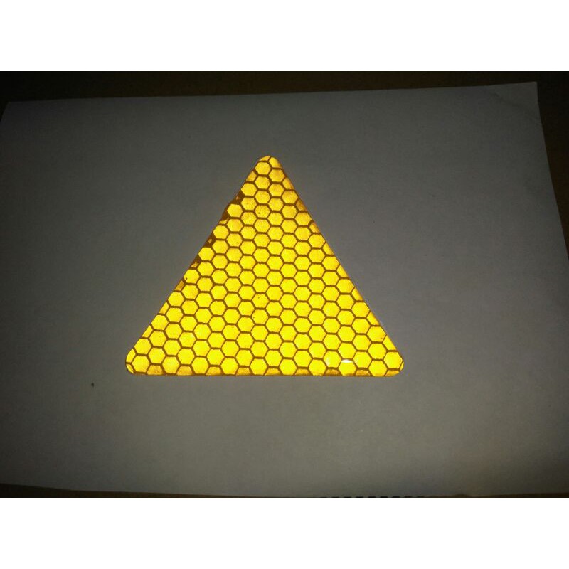 miếng dán tam giác nổi dán đuôi xe màu vàng phản quang