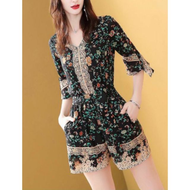 Hàng nhập - Jumpsuit ngắn hoa nhí, bộ jum đồ bay viền ren