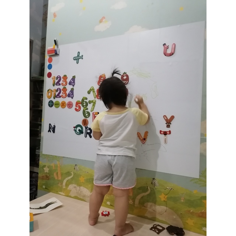 Bảng từ trắng viết bút lông dạng cuộn kích thước 120 x 200cm tặng bút, nam châm, lau bảng