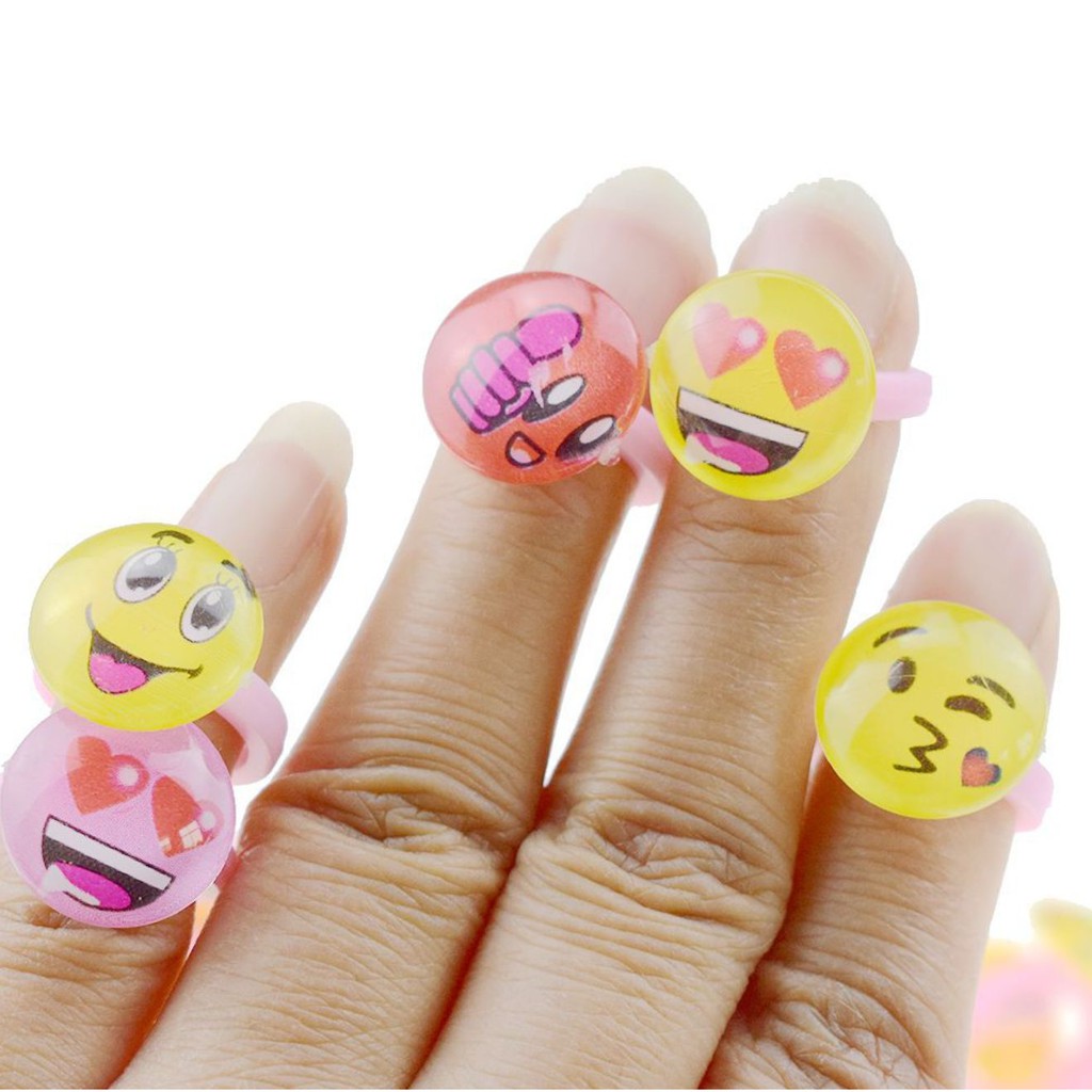 Nhẫn đeo tay mặt cười EMOJI độc đáo cho bé - Đồ chơi nhẫn đeo tay nhiều hình dáng ngộ nghĩnh