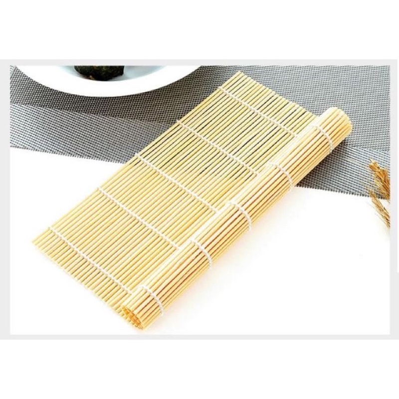 Mành tre cuộn cơm rong biển kimbap, cuốn sushi