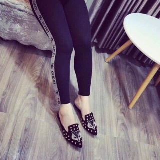 Dép sục hình cáo
