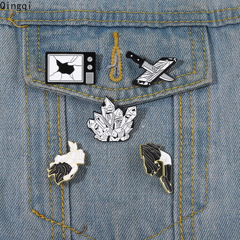 Ghim cài áo MISS ZOE tráng men màu đen phong cách gothic punk cổ điển dành cho bạn bè/ bạn bè