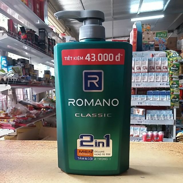 ROMANO tắm gội 2 trong 1 chai 650g.