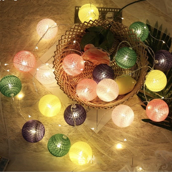 (Xài Điện/Pin) Dây Đèn Led Trang Trí Cotton Ball 20 Banh Vải Nhiều Màu Sắc Decor Quán Cafe, Nhà Cửa, Lều Trại