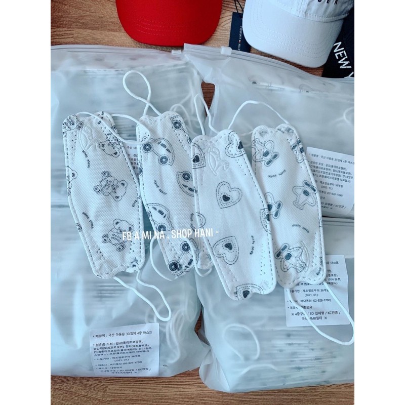 Khẩu trang cho bé