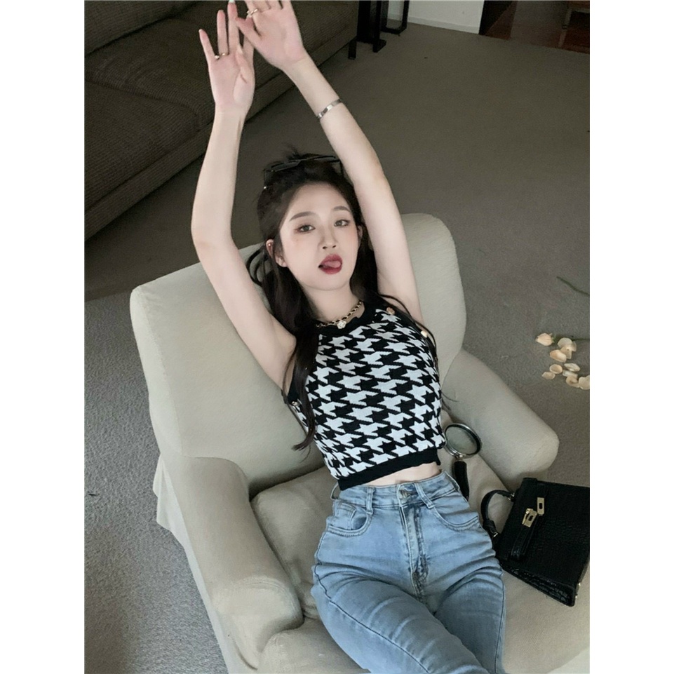 Áo Cổ Yếm Seala Dáng Croptop Họa Tiết Phối Cúc Cao Cấp Siêu Xinh V16
