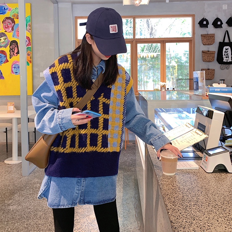 MỚI Áo len không tay cổ chữ V họa tiết caro cổ điển