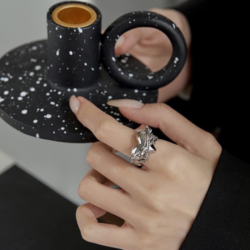 Nhẫn Hở Hình Trái Tim Màu Tối Thời Trang Cá Tính Cao Cấp