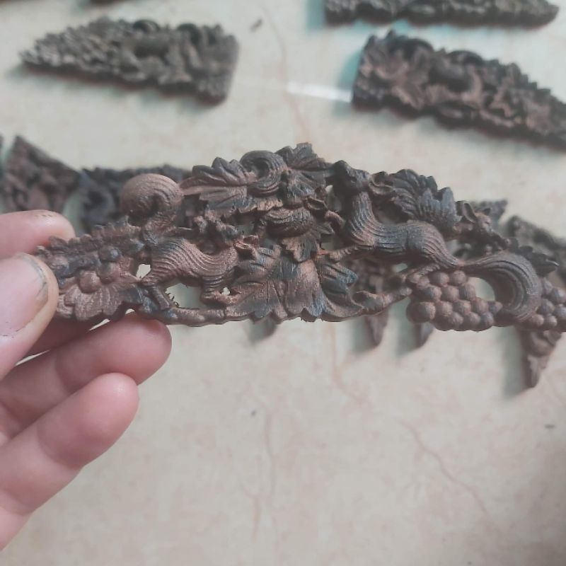 Đục  nho sóc gỗ mun 15 chi tiết lồng mào