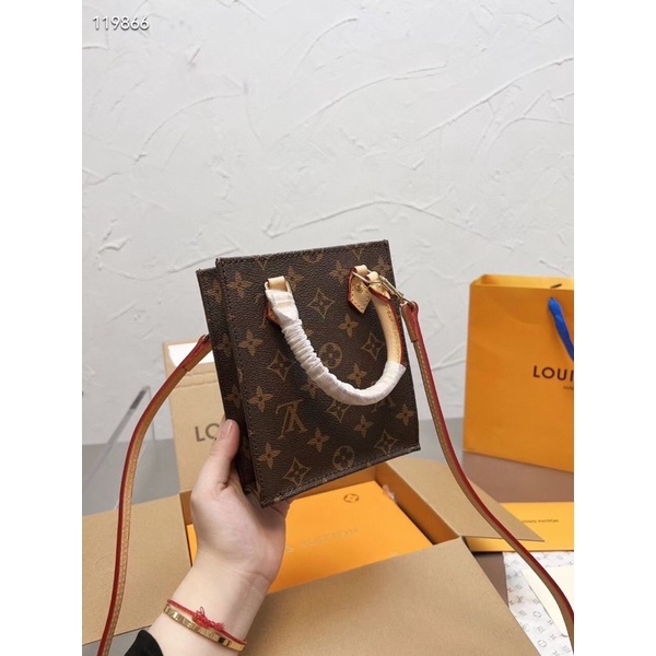 TÚI ĐEO CHÉO LVVV SUPER FULL BOX NAM CHÂM