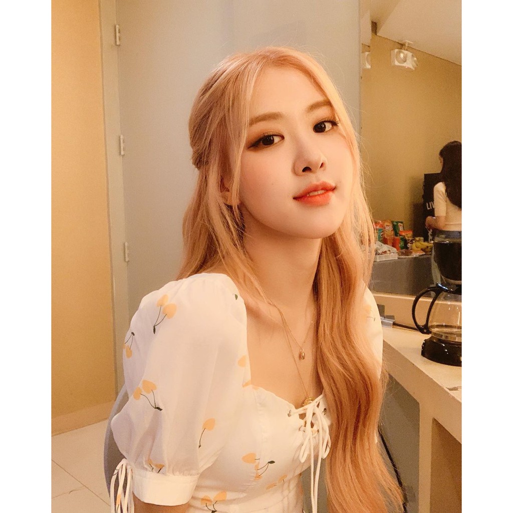 Váy hoa Rosé Blackpink (shopee manila)