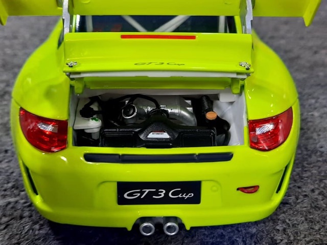 Xe Mô Hình Porsche 911 Gt3 Cup 1:18 Welly (Xanh Lá)