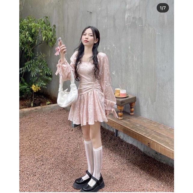 Đầm hoa đuôi cá rút dây tay dài