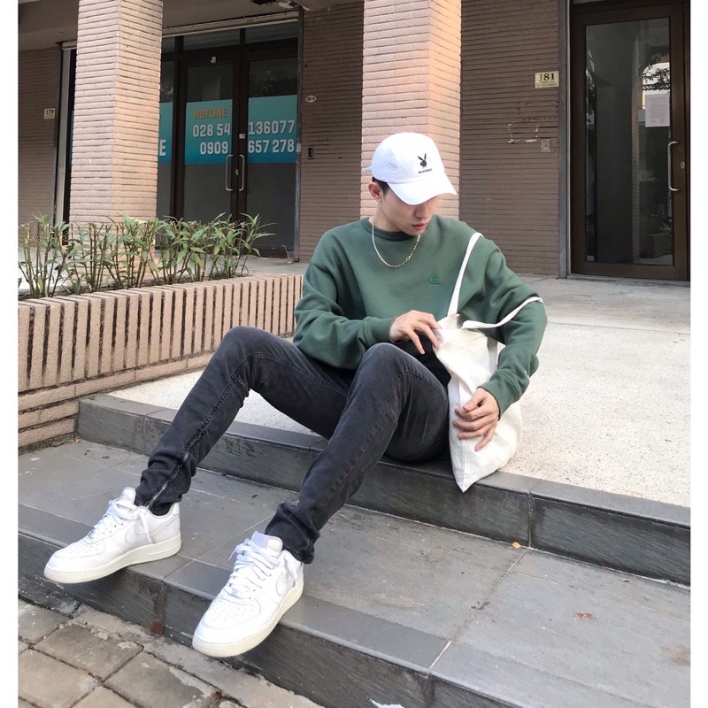 Quần jean nam màu đen wash cao cấp , form slimfit ôm vừa, chất jean co giãn thoải mái.