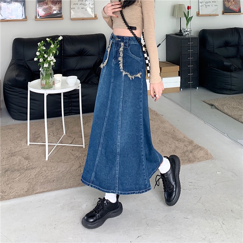 Chân váy jean dài xoè nhẹ đuôi cá màu xanh đậm