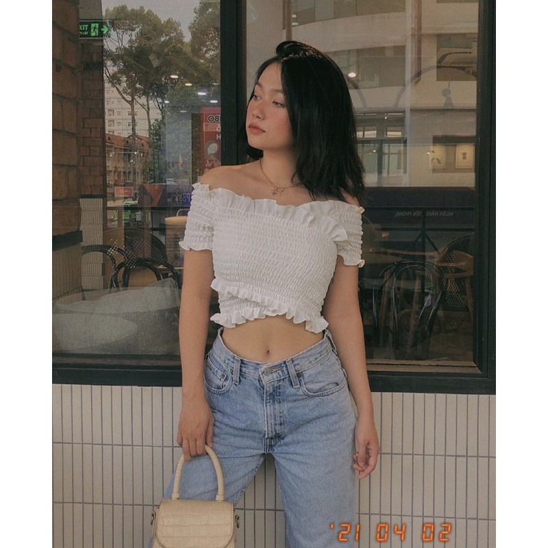 Áo croptop trễ vai nhún đắp chéo tay ngắn màu trắng - Luvie