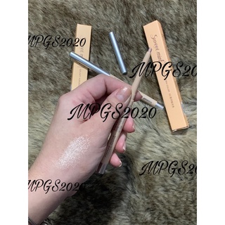 Bút kẻ mắt lấp lánh que