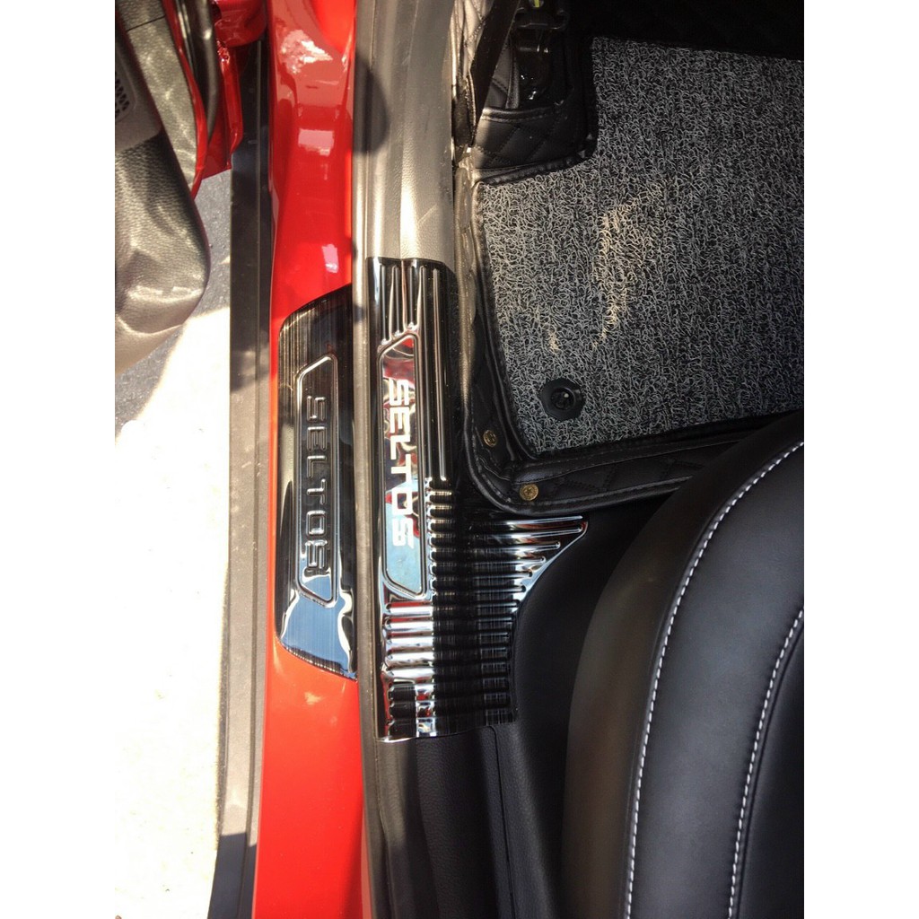 Ốp Bậc Cửa Kia Seltos 2020 2021 Mẫu Titan CT01