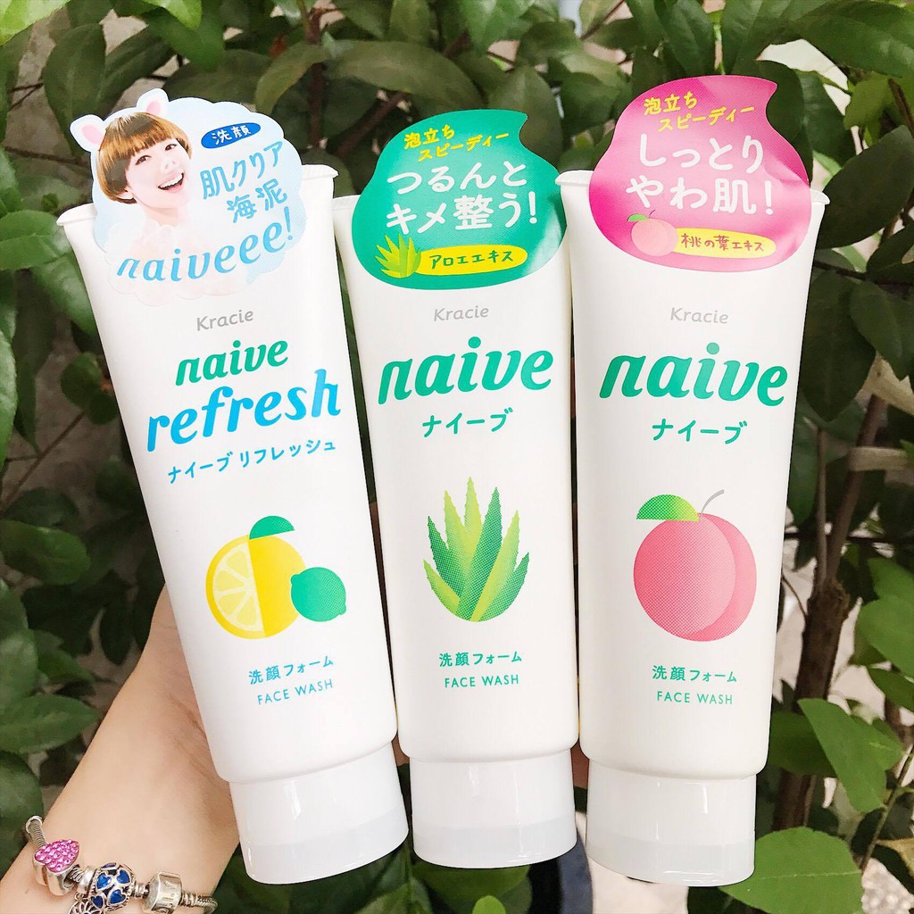 Sữa rửa mặt Naive Nhật 143 gram