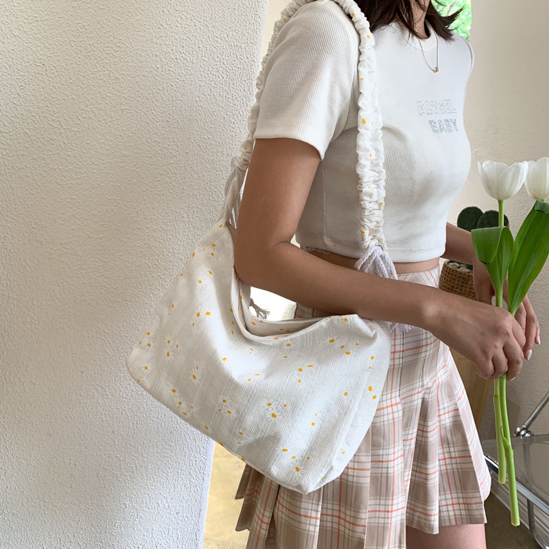 Túi Đeo Chéo Mềm Họa Tiết Hoa Cúc Nhỏ Dễ Thương Cho Nữ