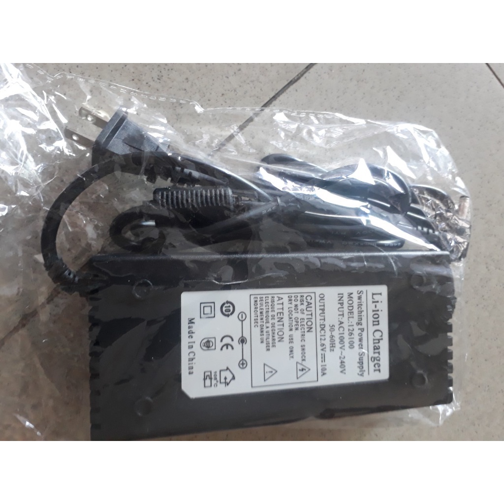 Sạc 3S hệ 12.6V -10A dùng cho pin li-on, có quạt và đèn báo đầy