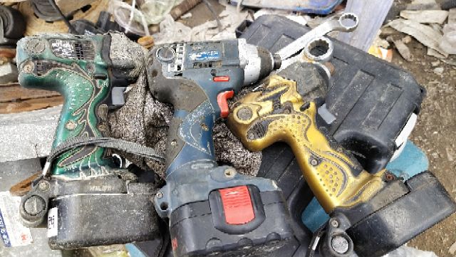 Thân máy bắn vít hitachi như hình