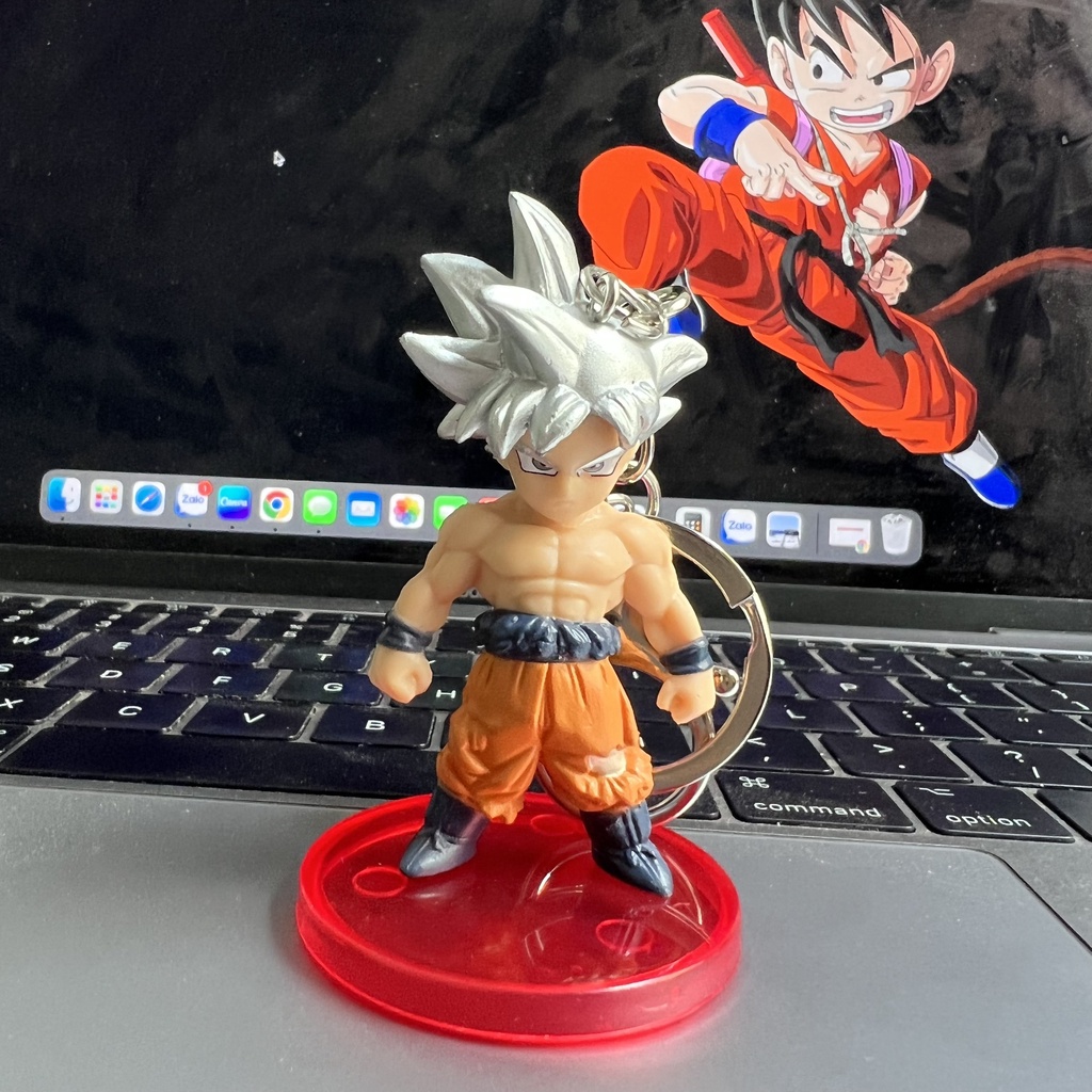 Móc khoá Goku UI có chuông tặng kèm đế trưng bày