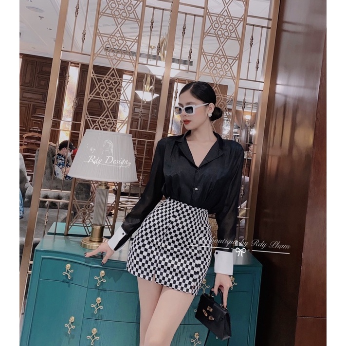 Set áo sơmi tơ + chân váy kẻ ô