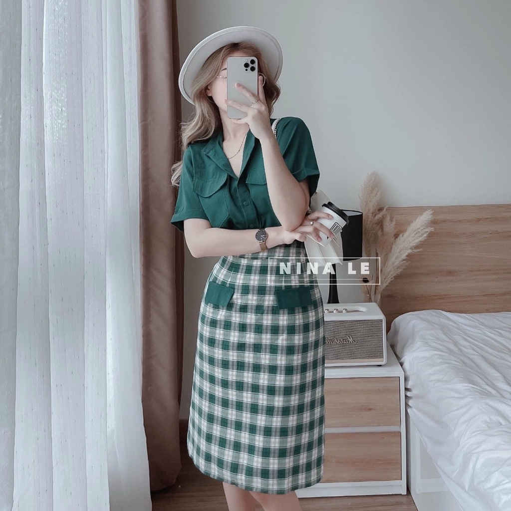 Sét bộ đồ nữ chân váy kẻ xanh phối áo sơ mi cộc xanh vải mát thích hợp đi dạo phố