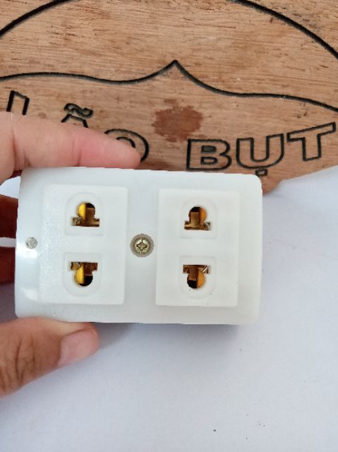 Ổ cắm VINAKIP 1-2-3 ngả đa năng