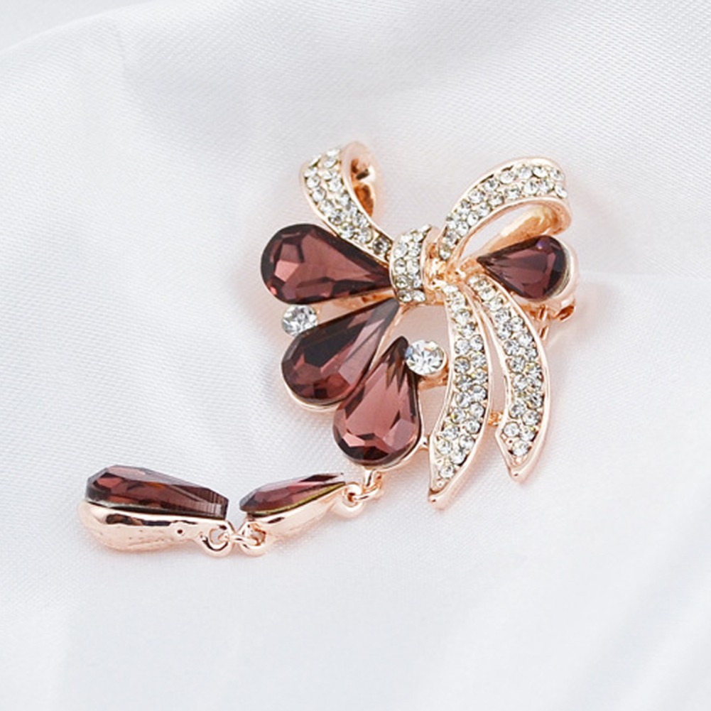 Trâm cài thiết kế hình nơ đính pha lê sang trọng